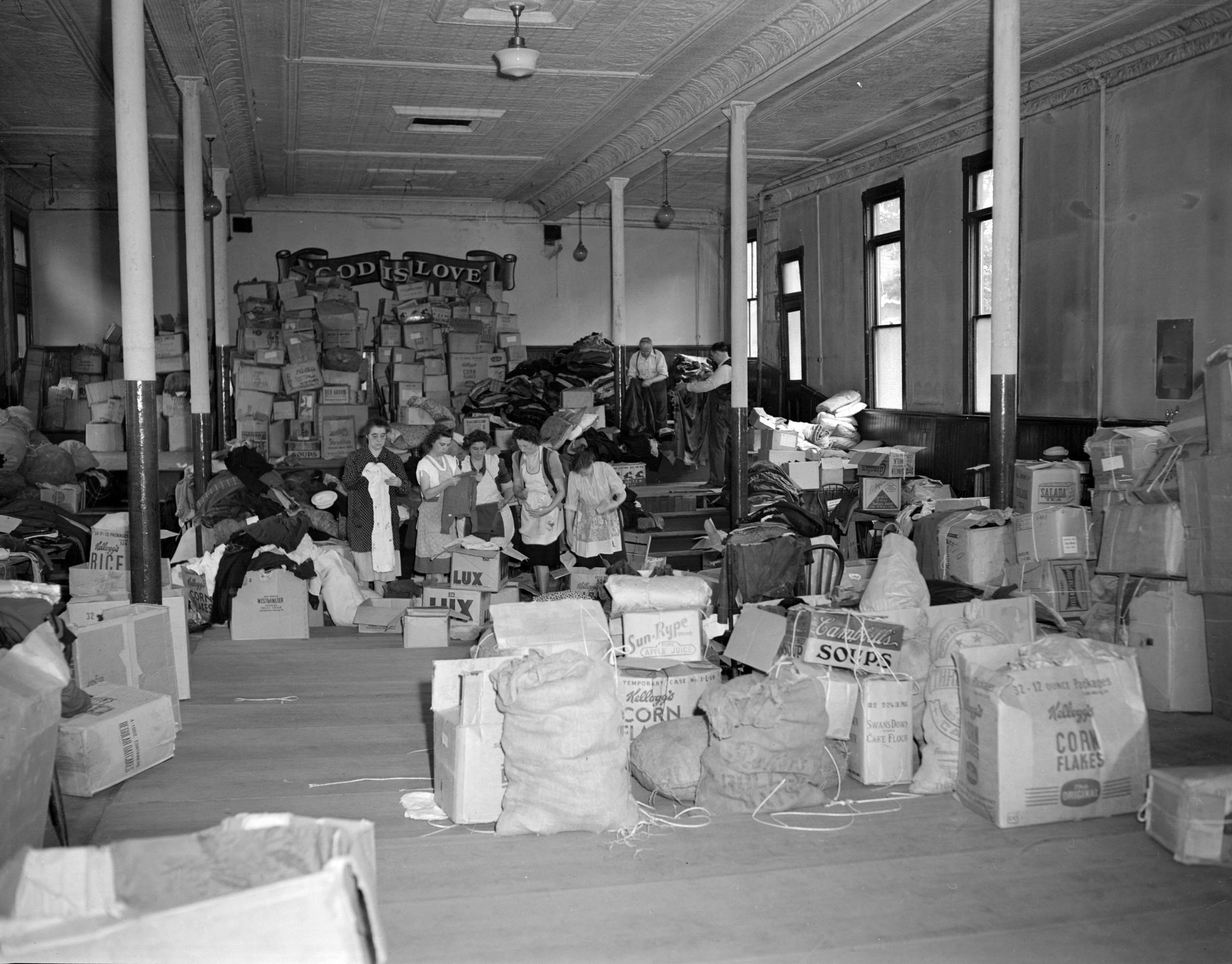 salvation-army-women-sorting